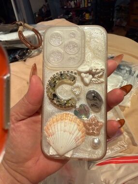 Decorative Glitter Shell Phone Case - Cream/White